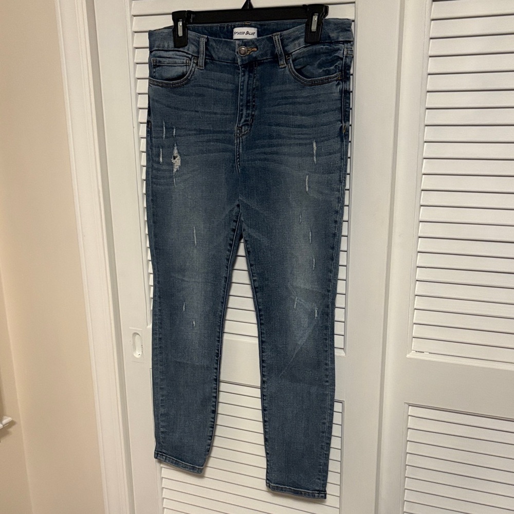 Stylish Distressed Blue Skinny Jeans